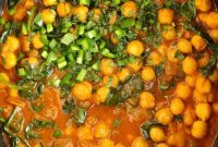 Slow Cooker Chana Saag: Chickpea Curry with Spinach