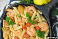 Cajun Seafood Pasta in a Cast-Iron Skillet