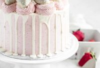 White Chocolate-Covered Strawberry Cake Recipe