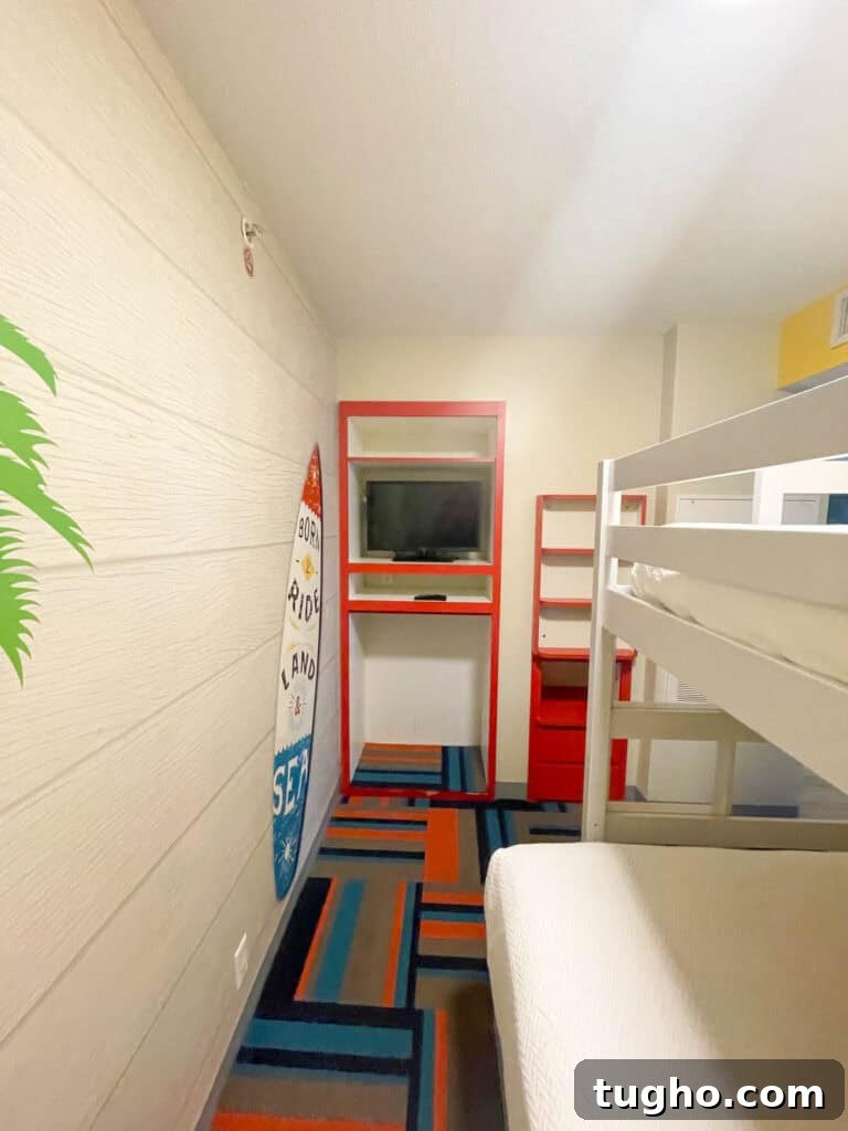 Holiday Inn Resort Orlando Suites with Onsite Water Park 9 second picture of the kids bedroom.