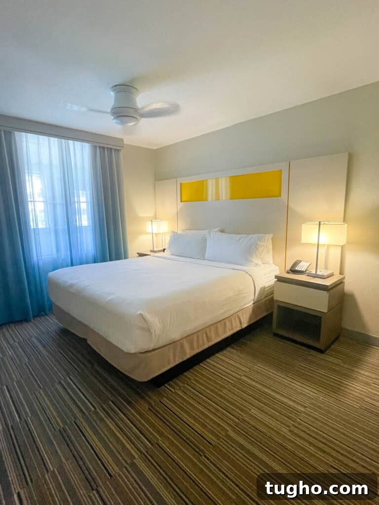 Holiday Inn Resort Orlando Suites with Onsite Water Park 10 master bedroom in the Holiday Inn Suites.