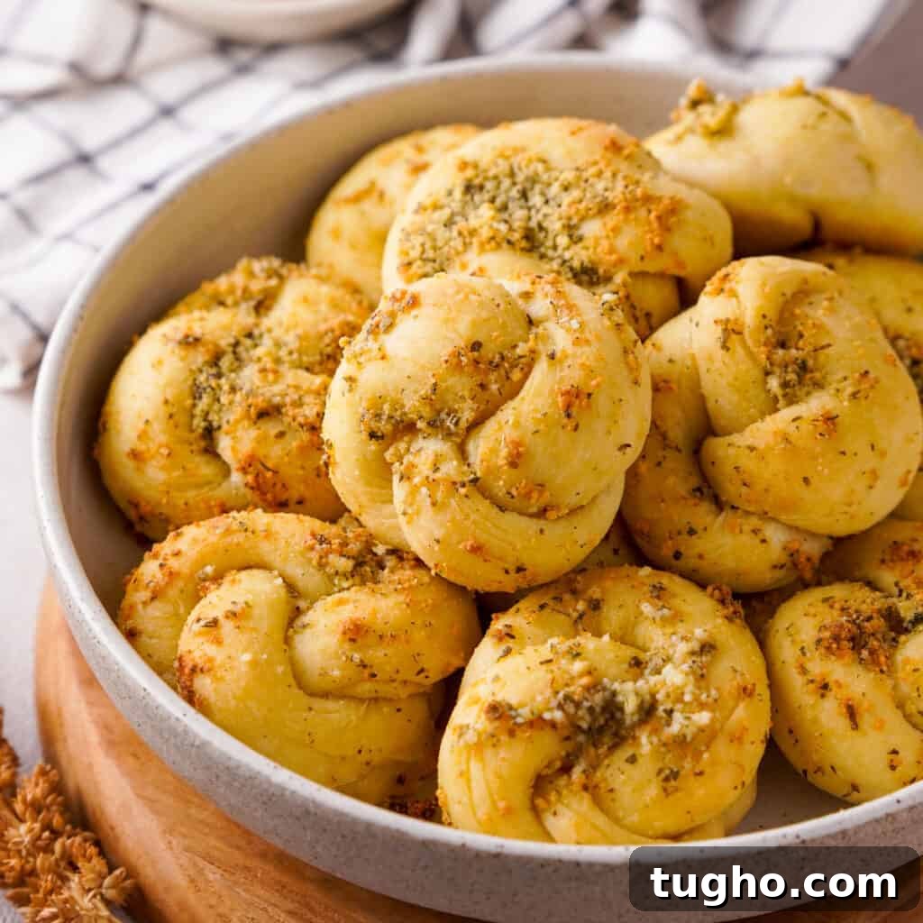 15 Delicious Side Dishes to Pair with Pasta 3 bowl of garlic knots