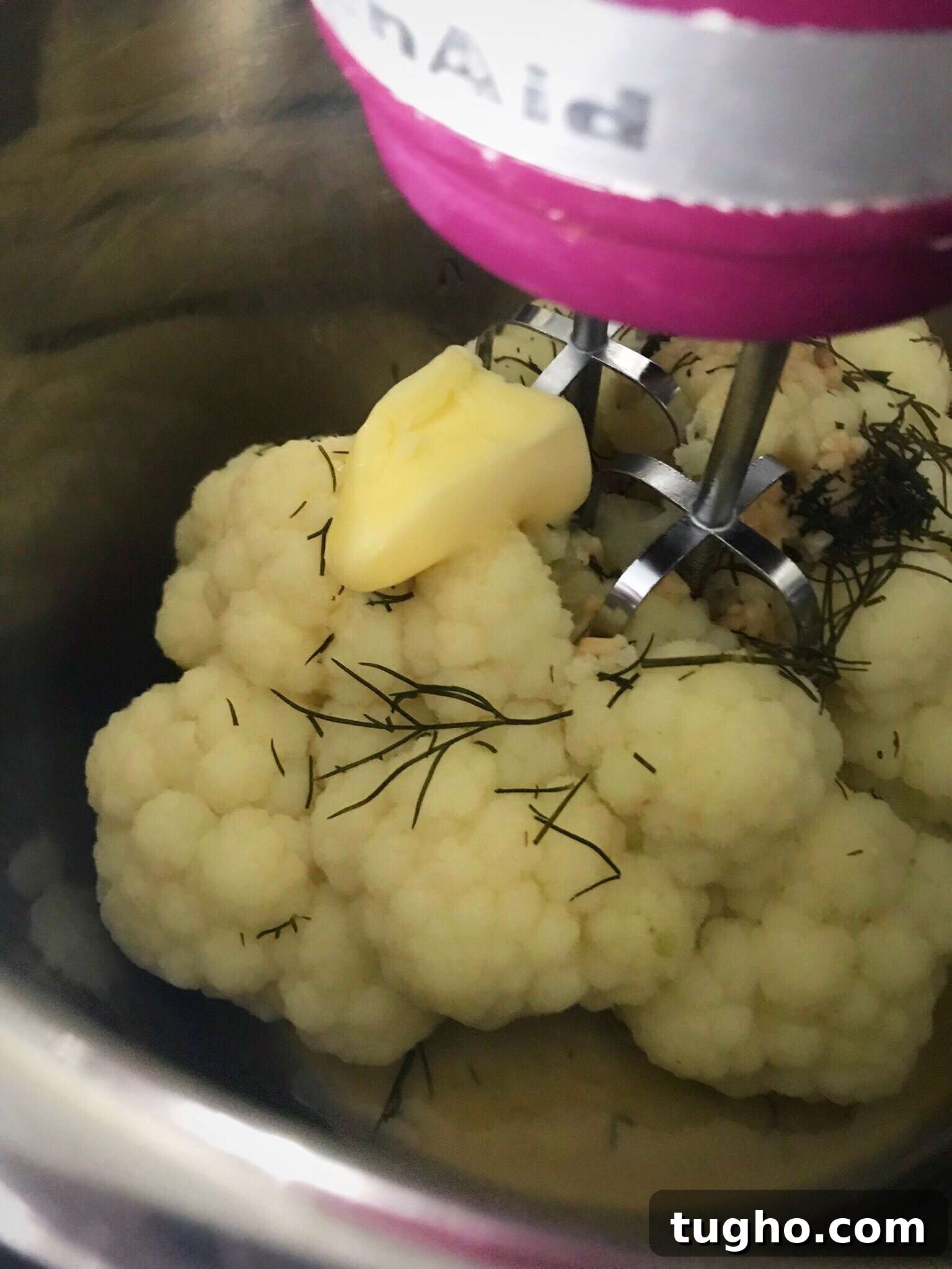 Instant Pot Creamy Garlic and Dill Mashed Cauliflower 3 Whipped cauliflower mash