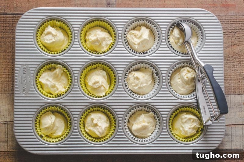 Fresh Lemon Cupcakes with Lemon Cream Cheese Frosting