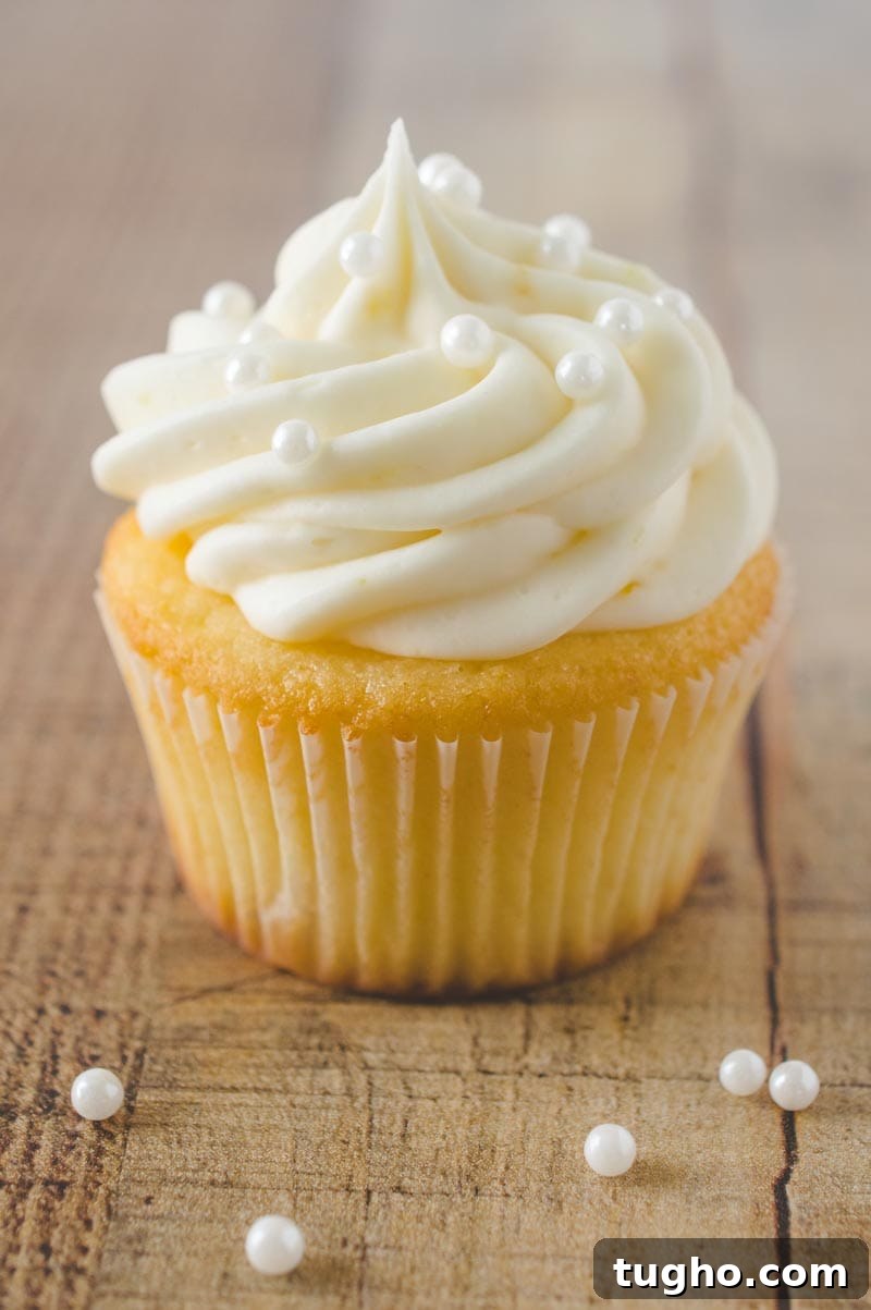 Fresh Lemon Cupcakes with Lemon Cream Cheese Frosting