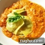 Tomato sauce with basil
